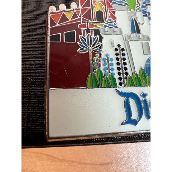 Disneyland Keychain 2014  - Picture 3 of 6